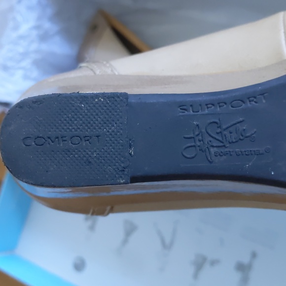 ❌DONATED Comfy beige nude soft system wedge heels - Picture 10 of 11